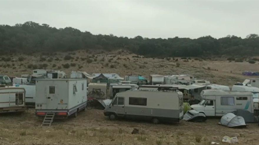 Así amanece este sábado la fiesta rave en Zamora: despliegue de tiendas y caravanas