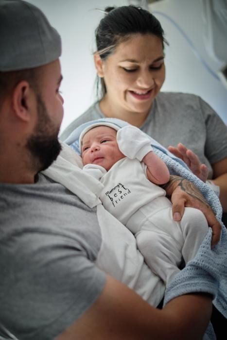 Pedro, el primer niño nacido en 2020 en Tenerife