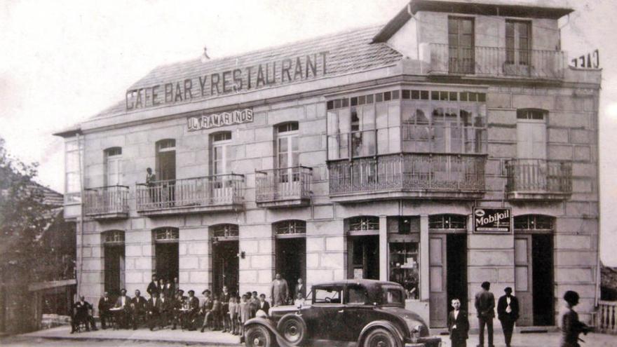 Bar, restaurante y ultramarinos de Xatomé en el año 1934. // D.P.