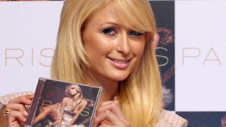 Paris Hilton con su último disco