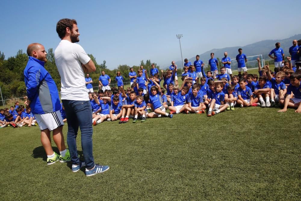 Juan Mata, en el Campus del Real Oviedo