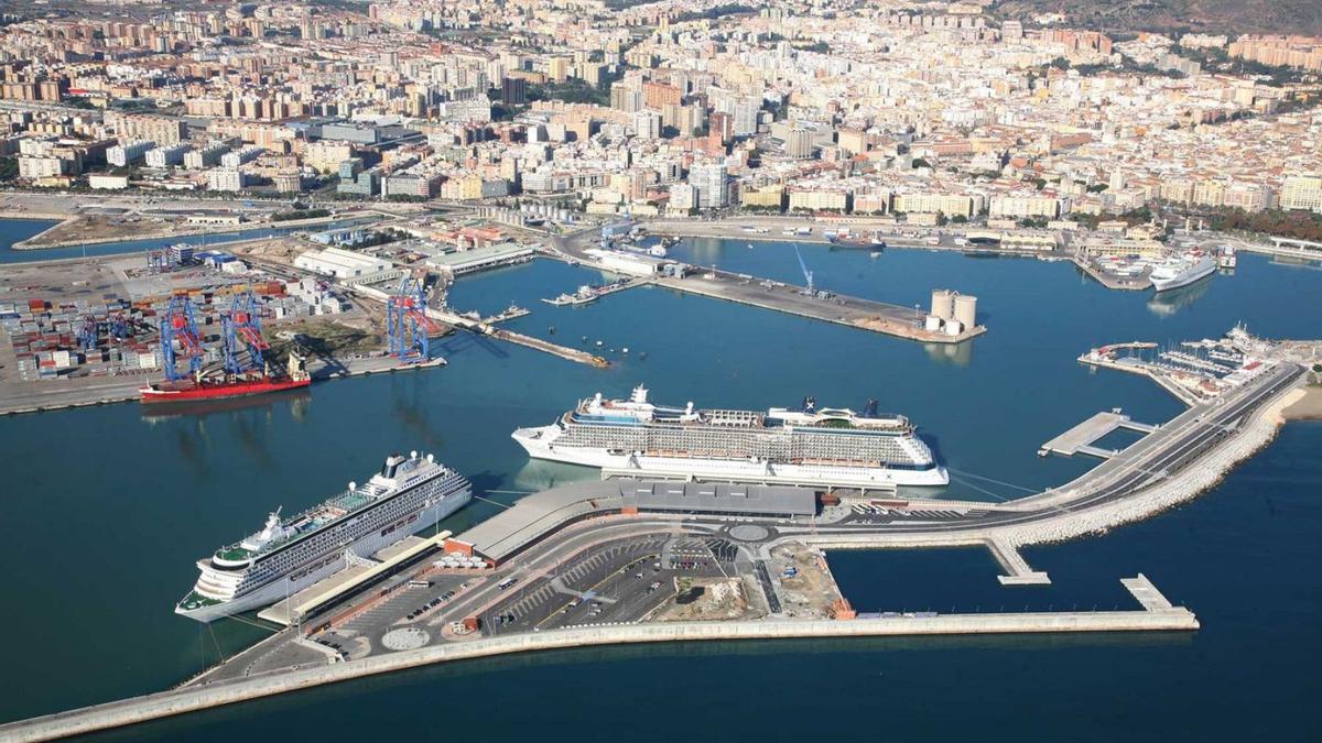 Puerto de Málaga | Málaga apuesta por el dique de Levante para la Copa  América