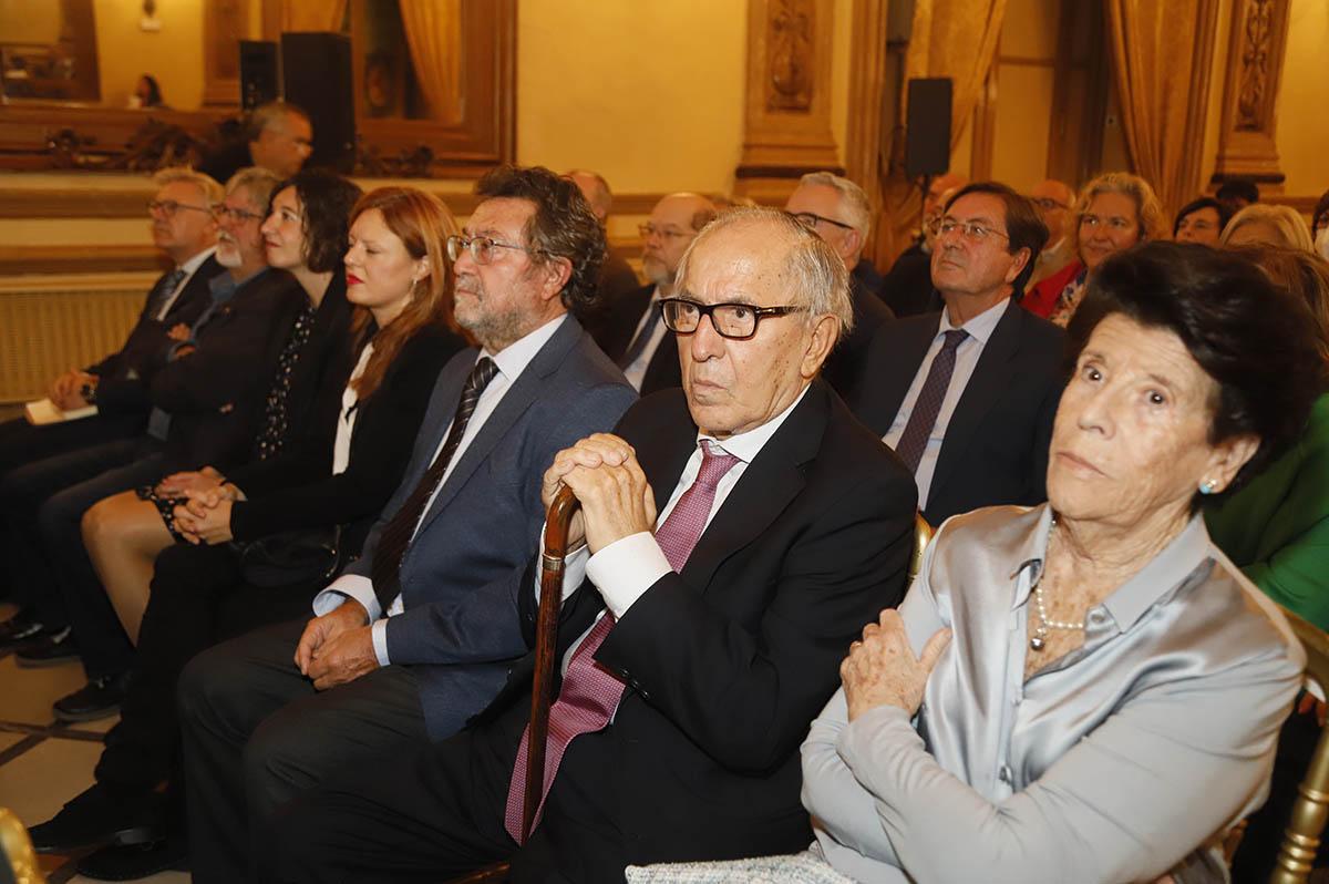 Presentación del libro del 50 aniversario de la Faculta de Filosofía y Letras