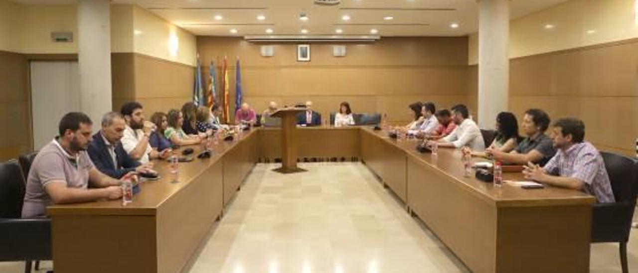 Los concejales del Ayuntamiento de Tavernes, en un pleno de esta legislatura.