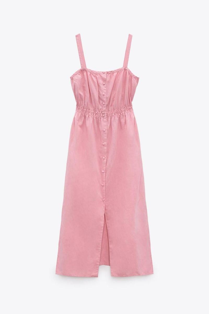 Vestido midi tirantes de Zara (precio: 25,99 euros)