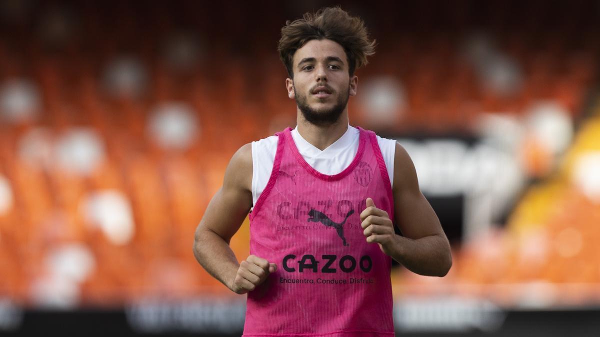 Nico en el entrenamiento del Valencia CF a puerta abierta en Mestalla antes del inicio de La Liga