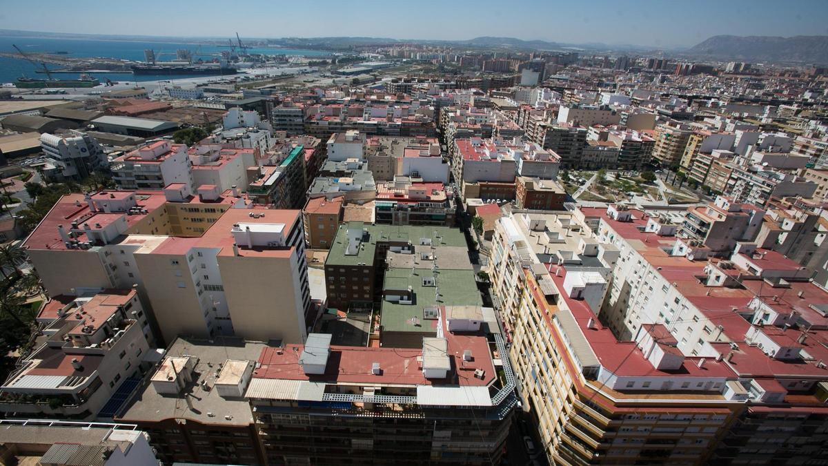 Vista aérea de viviendas en la ciudad de Alicante