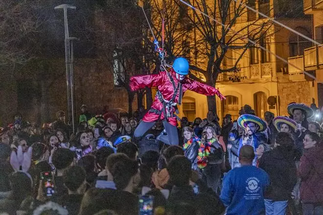 Troba't a les fotos de la primera nit de Carnaval a Sallent