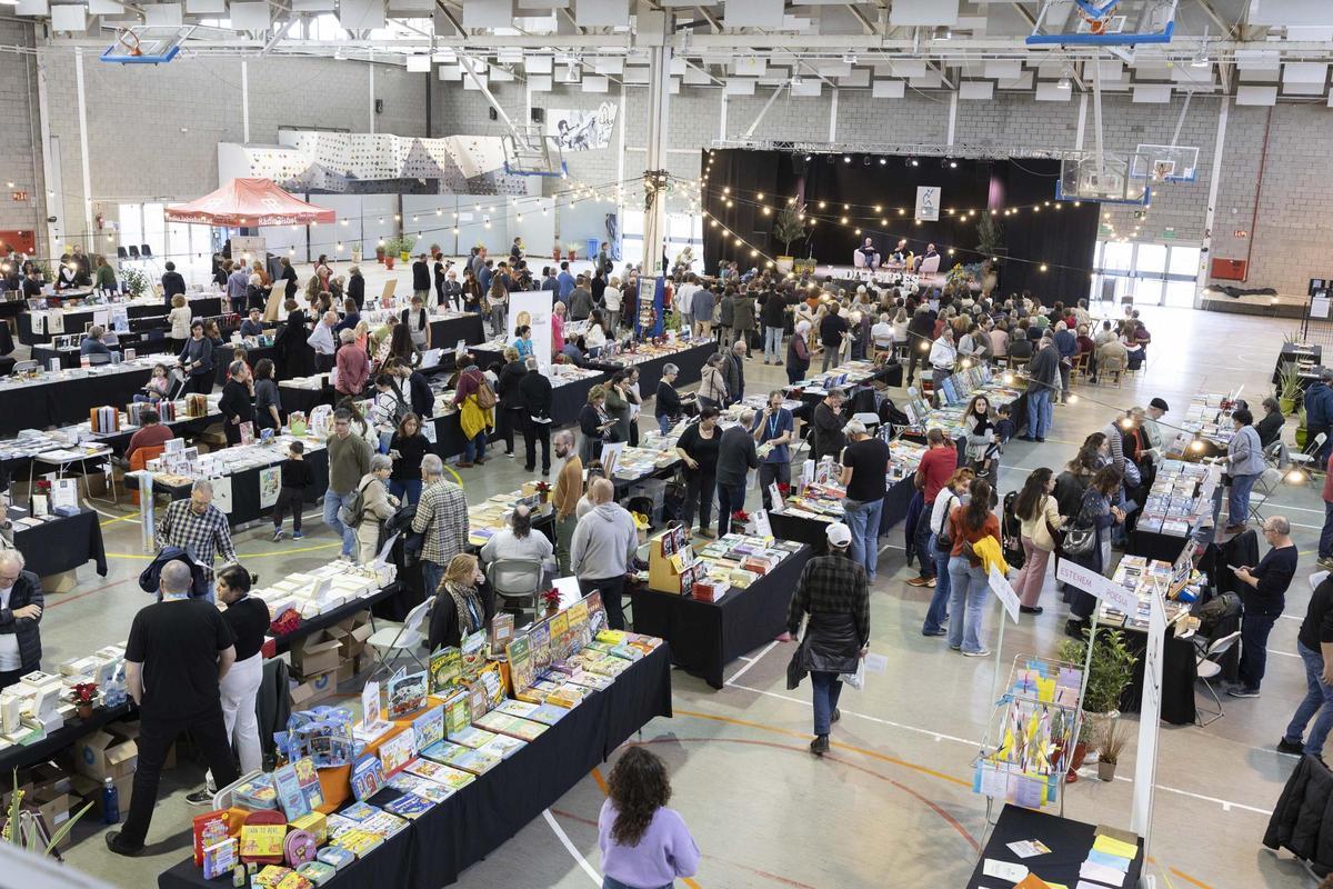 Les imatges de la fira Indilletres de la Bisbal d'Empordà