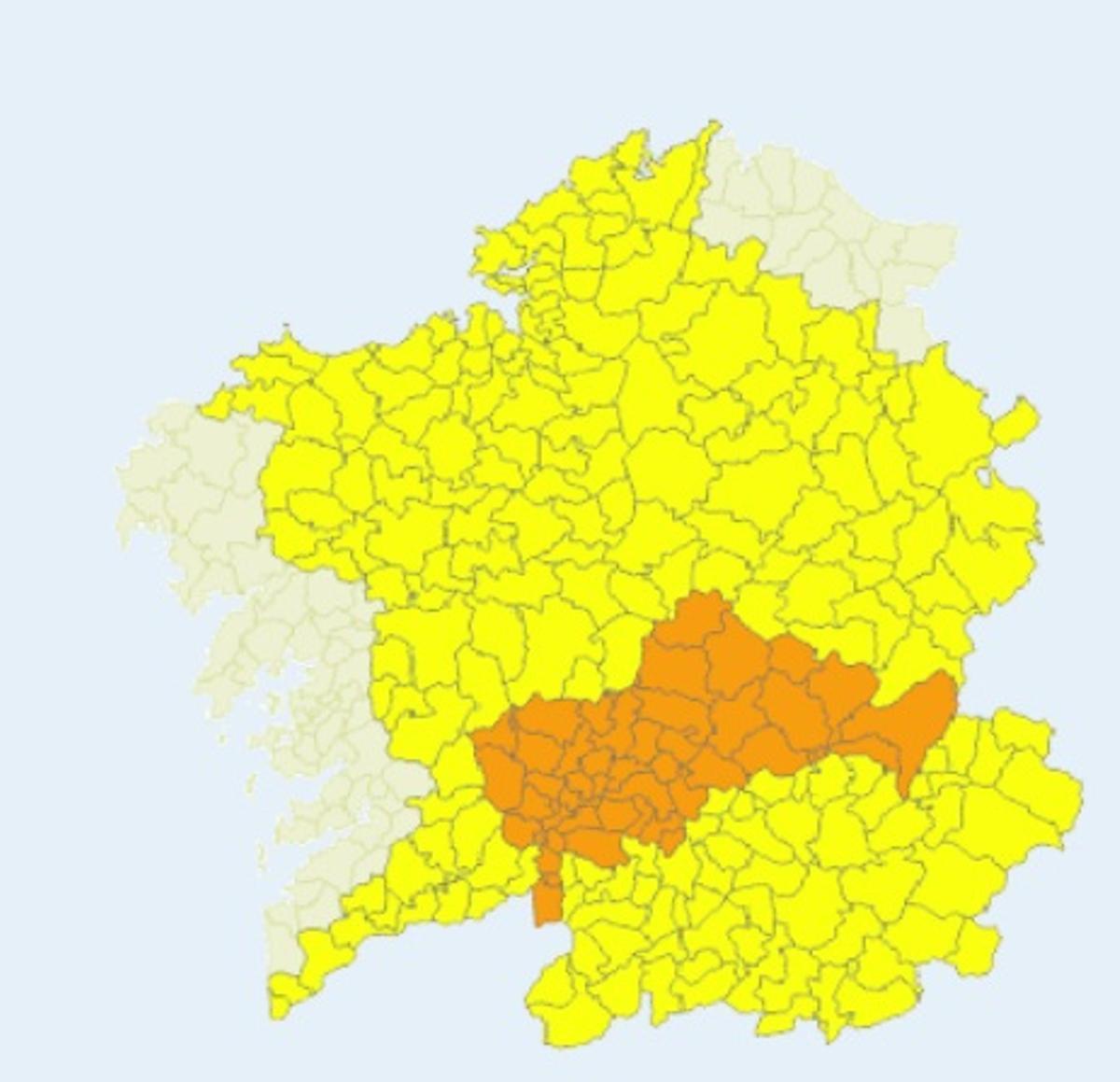 Mapa de alertas meteorológicas de Meteogalicia, con casi toda la comunidad en aviso amarillo o naranja.