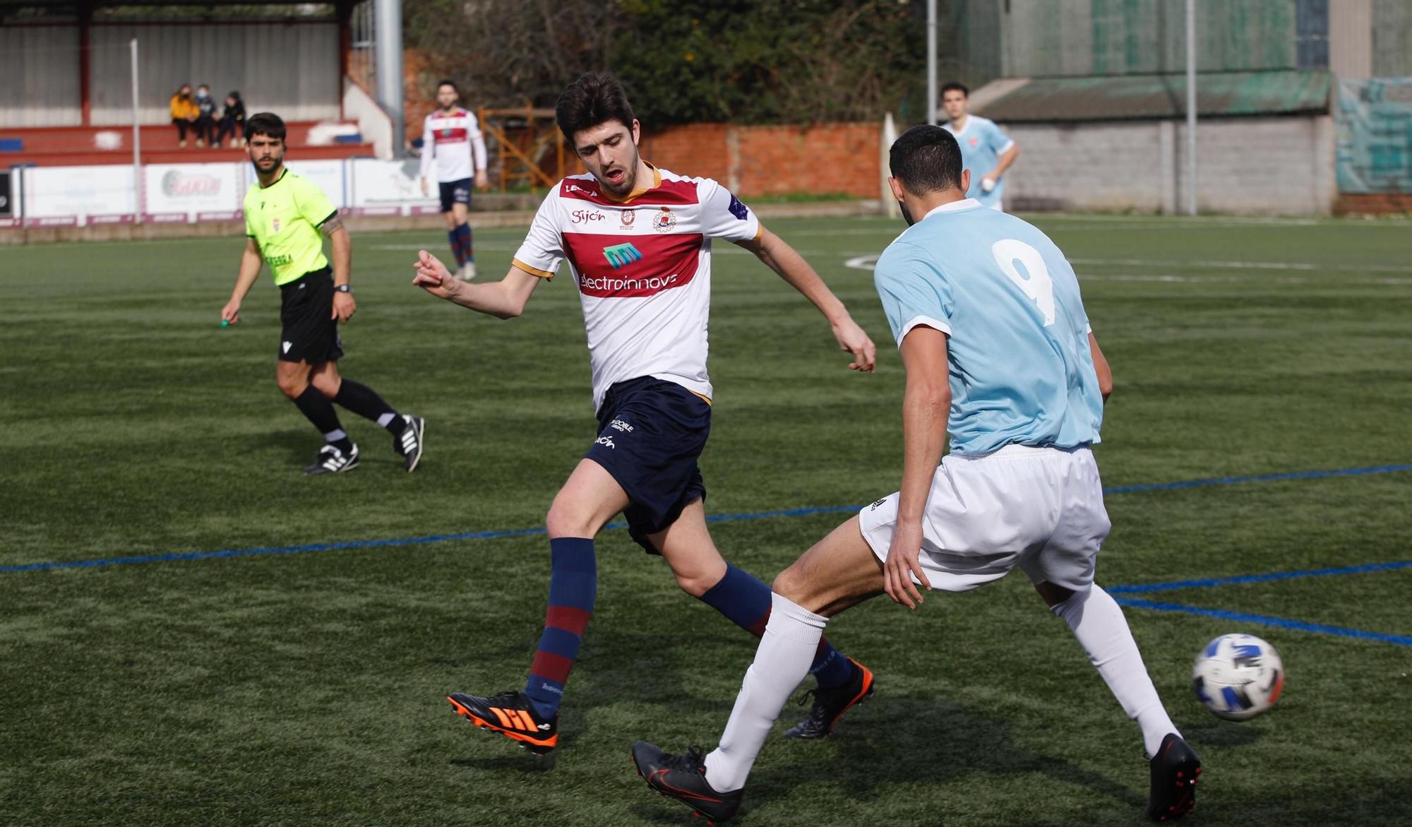 Las mejores imágenes de la jornada en la Tercera División de Asturias