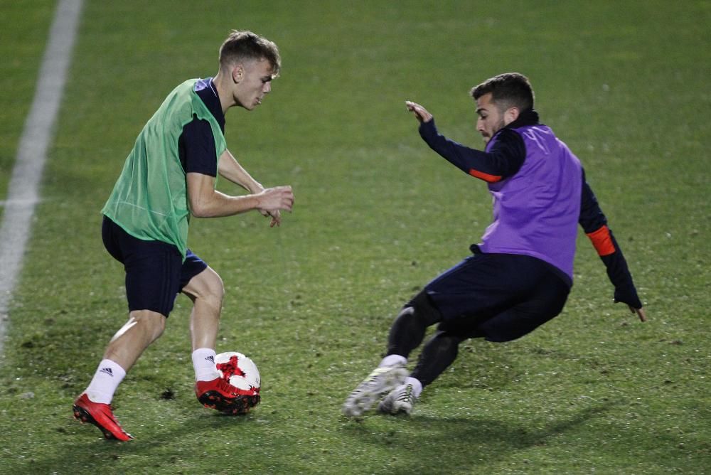 La afición del Valencia invade el Puchades