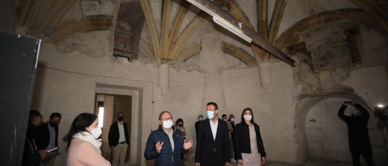 El  equipo de gobierno en su última visita al convento de Las Clarisas. | ANTONIO AMORÓS