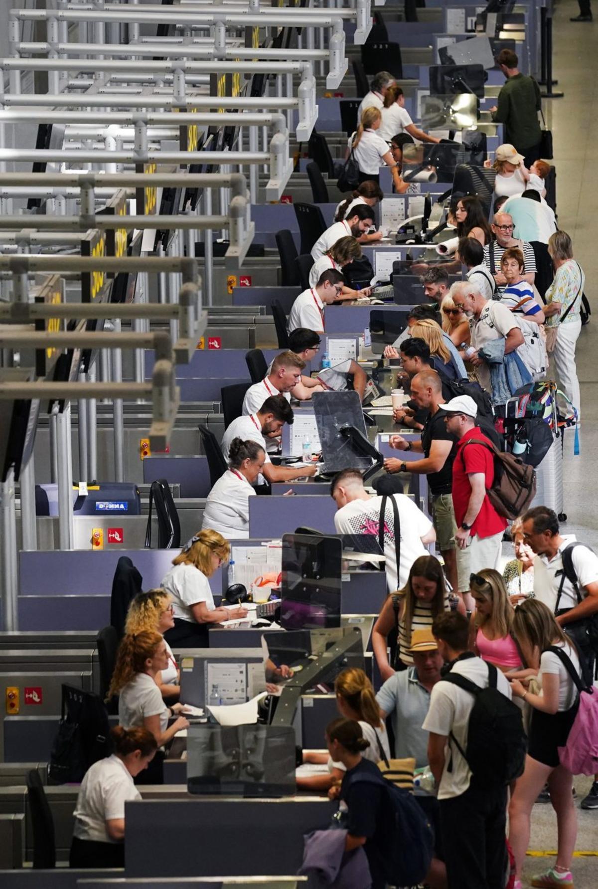 La operativa aeroportuaria no se detiene por ahora en la provincia.