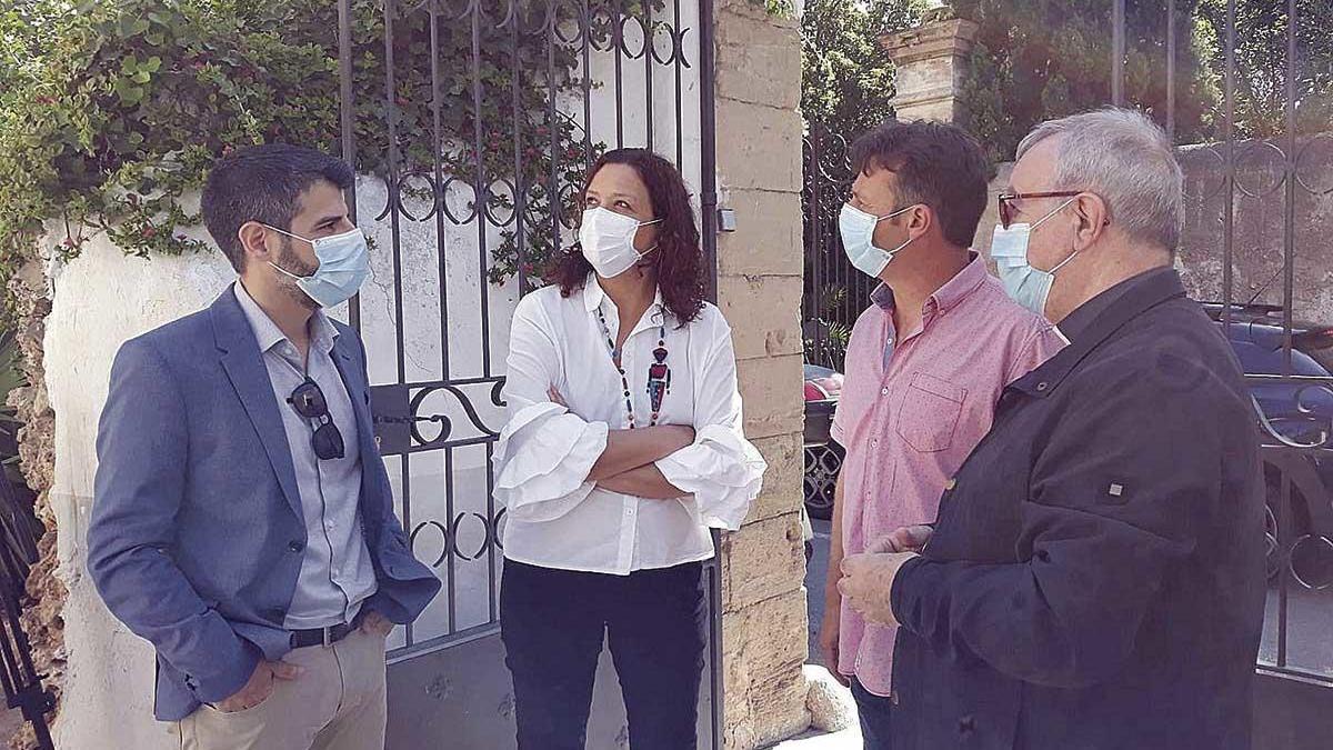 El obispo recibió a Catalina Cladera y a Alberto de Juan en la finca de Son Ribas.