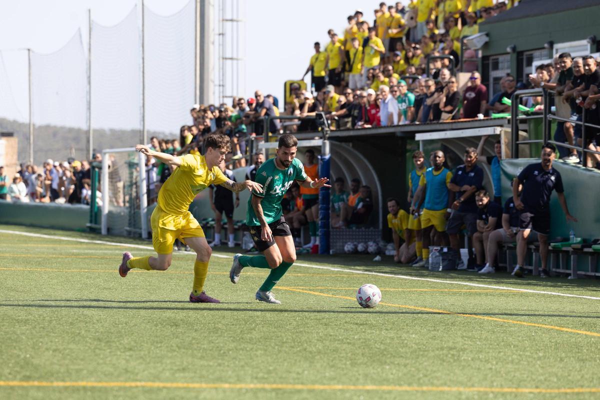 Mira todas las imágenes del triunfo del PE Sant Jordi para ascender a Tercera RFEF