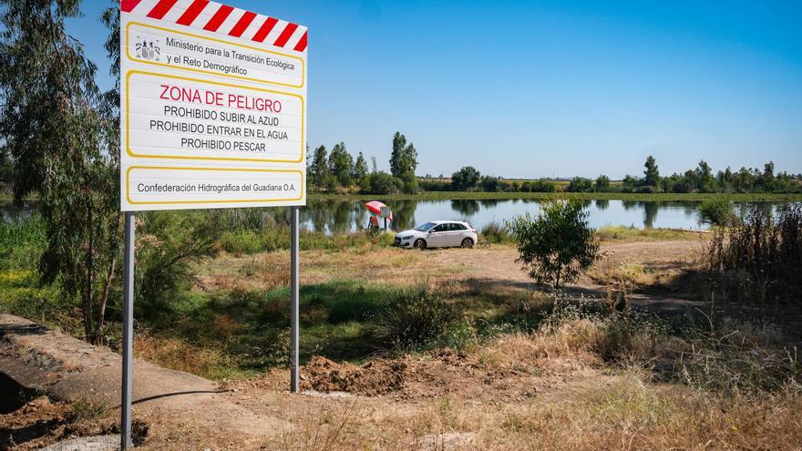 La CHG coloca carteles de ‘Zona de Peligro’ en el azud de La Pesquera