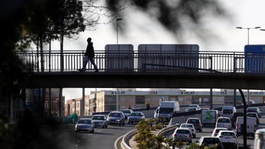 Las pasarelas de la Avenida del Cid serán derribadas