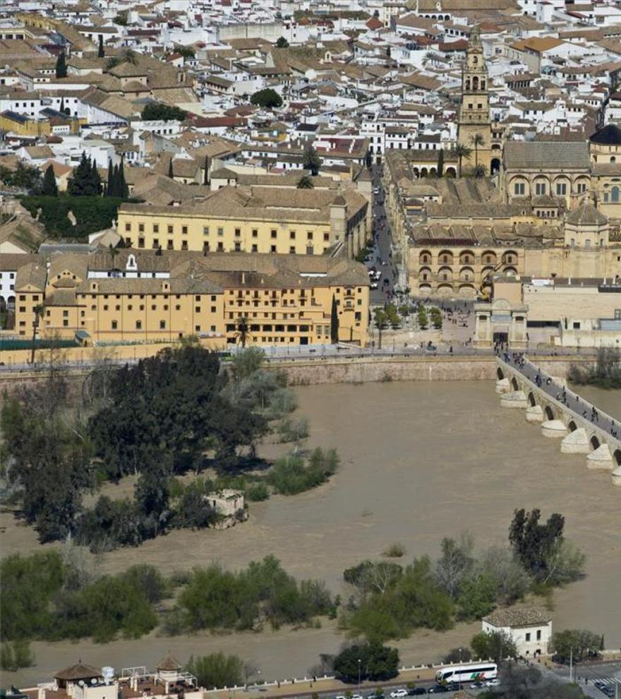 ¿Qué ver en Córdoba en el puente de la Constitución? Guía para visitar la ciudad en tres días
