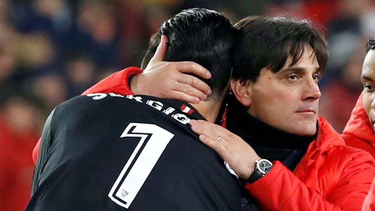 Vincenzo Montella felicita a Sergio Rico por la clasificación para la final de la Copa del Rey