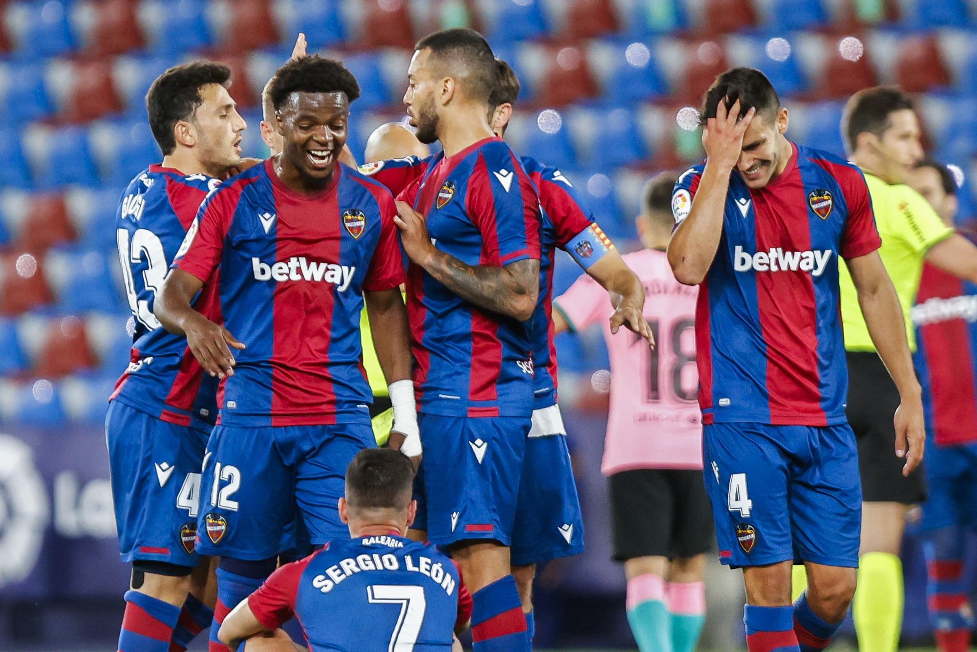Las imágenes del empate entre el Levante y Barcelona en el Ciutat de València