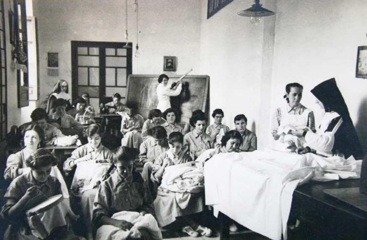 Taller del Patronato de Protección a la Mujer (Archivo Histórico de Andalucía)