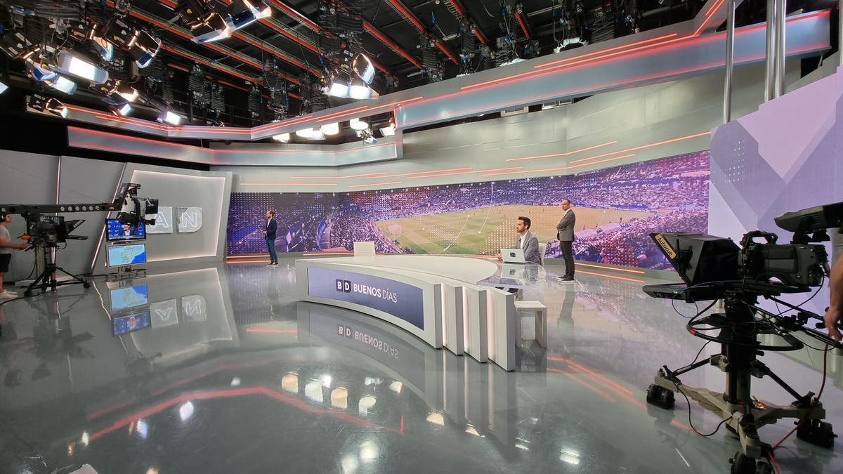 El 10 de enero de 2022 los informativos de Aragón TV se modernizan con el estreno de una nueva línea gráfica y un nuevo plató de 300 metros.