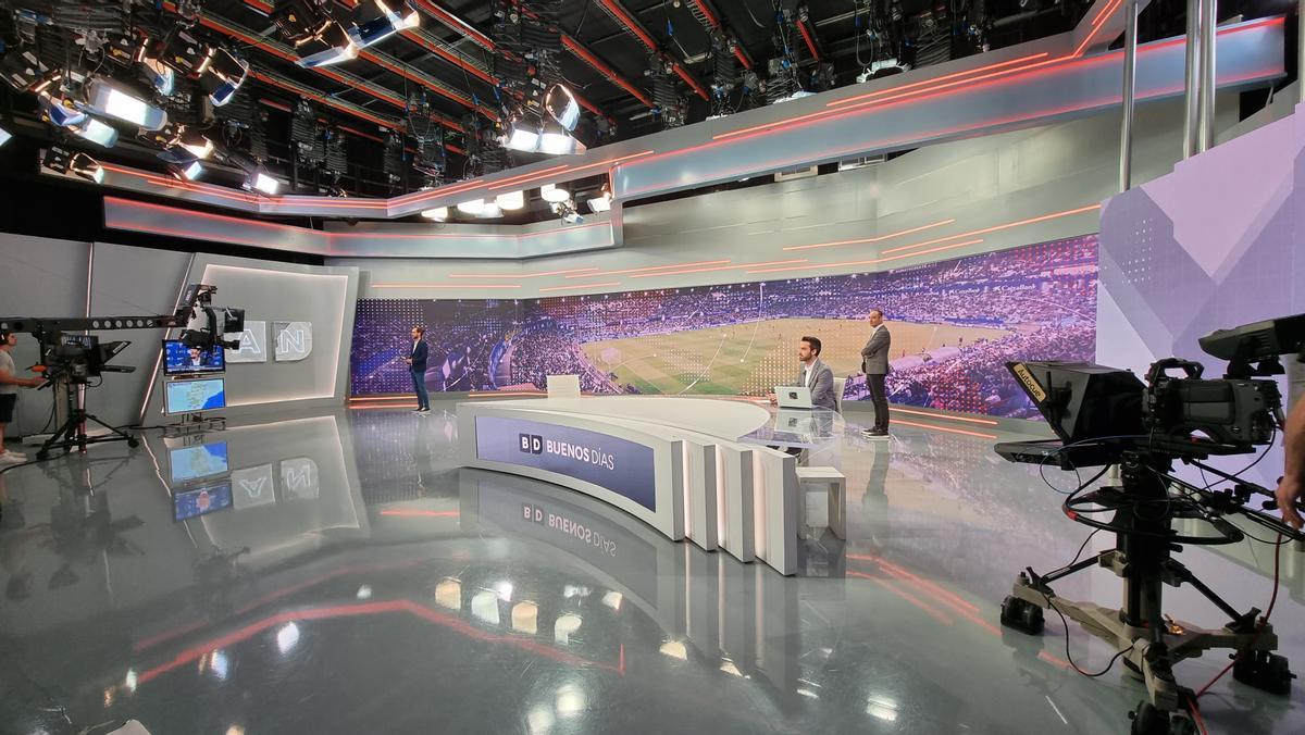 El 10 de enero de 2022 los informativos de Aragón TV se modernizan con el estreno de una nueva línea gráfica y un nuevo plató de 300 metros.