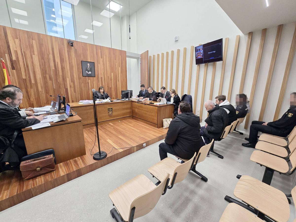 A juicio cuatro percebeiros acusados de furtivismo en Baiona