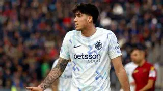 Bastoni ya está cerca del Barça: el Inter, dispuesto a rebajar el precio del traspaso