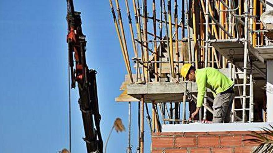 Trabajador de la construcción en Ibiza.