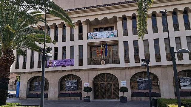 Fachada del Ayuntamiento de Sant Joan. |