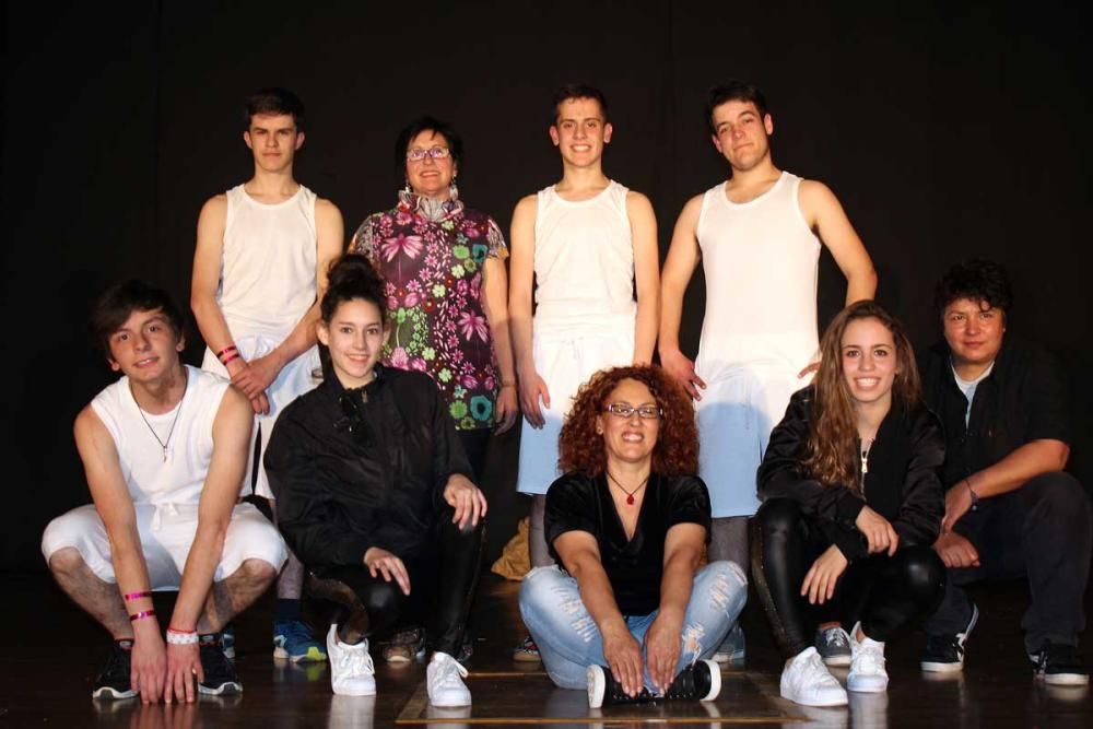 'Cronos' Asociación de Veciños Maianca - Grupo Azar Teatro - Mera (xuvenil)