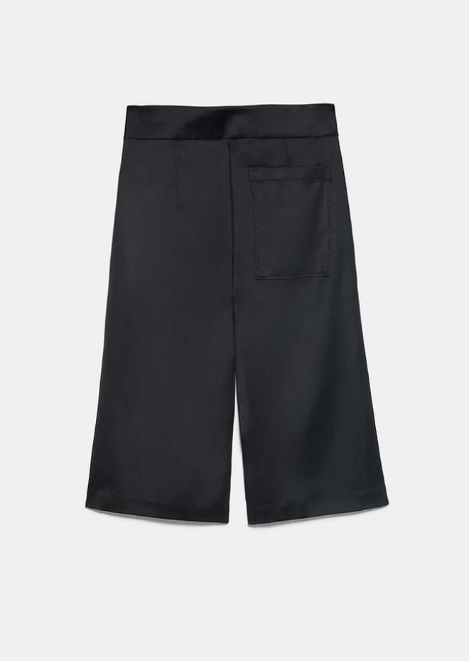 Bermudas satinadas de lo nuevo de Zara