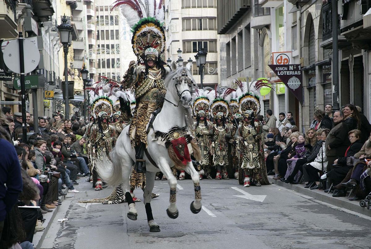 Pregó de las fiestas de la Magdalena por el centro de Castelló.