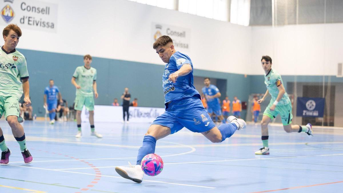 Faly, durante un encuentro con el Ibiza en Segunda División.