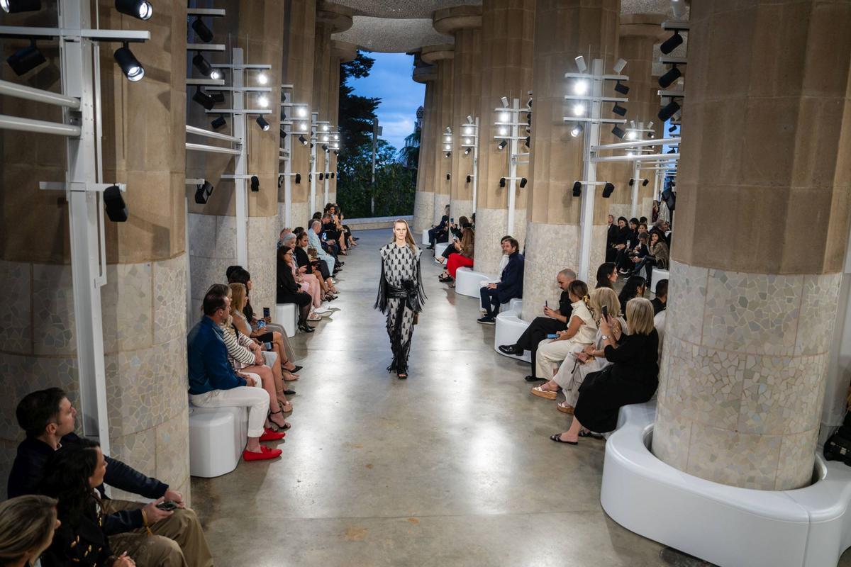 Louis Vuitton presenta en el Park Güell su colección Crucero 2025