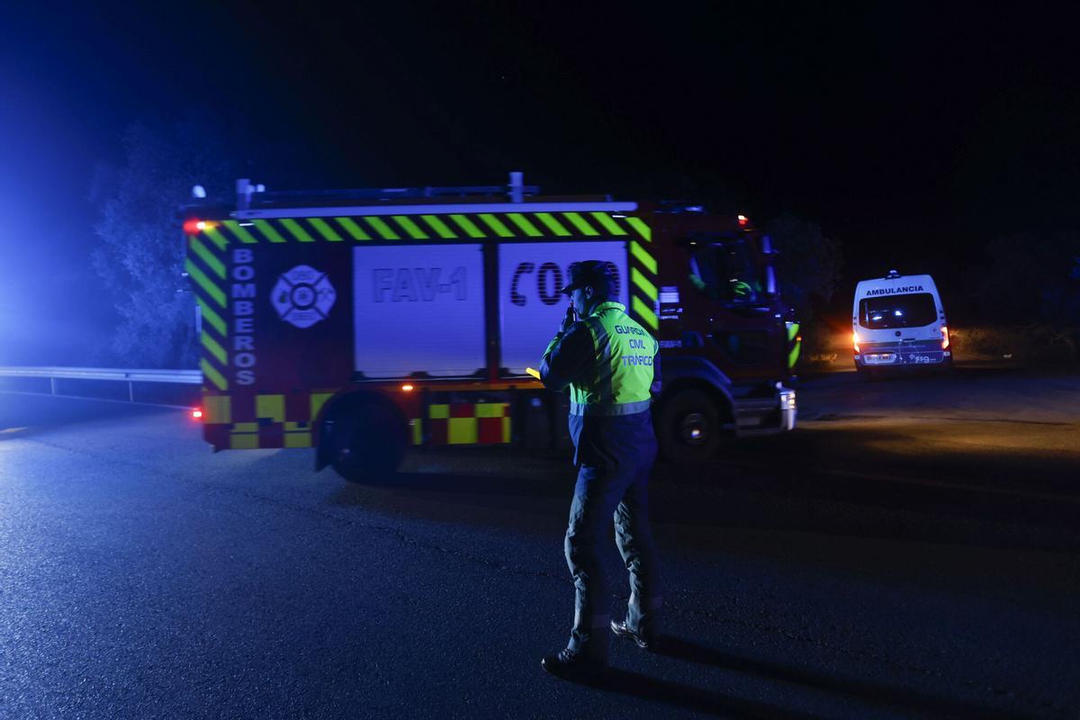 Llegada de efectivos de emergencias al lugar del accidente de tren.