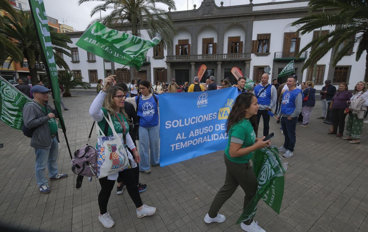 Manifestación por la Estabilización de Docentes Interinos en Canarias
