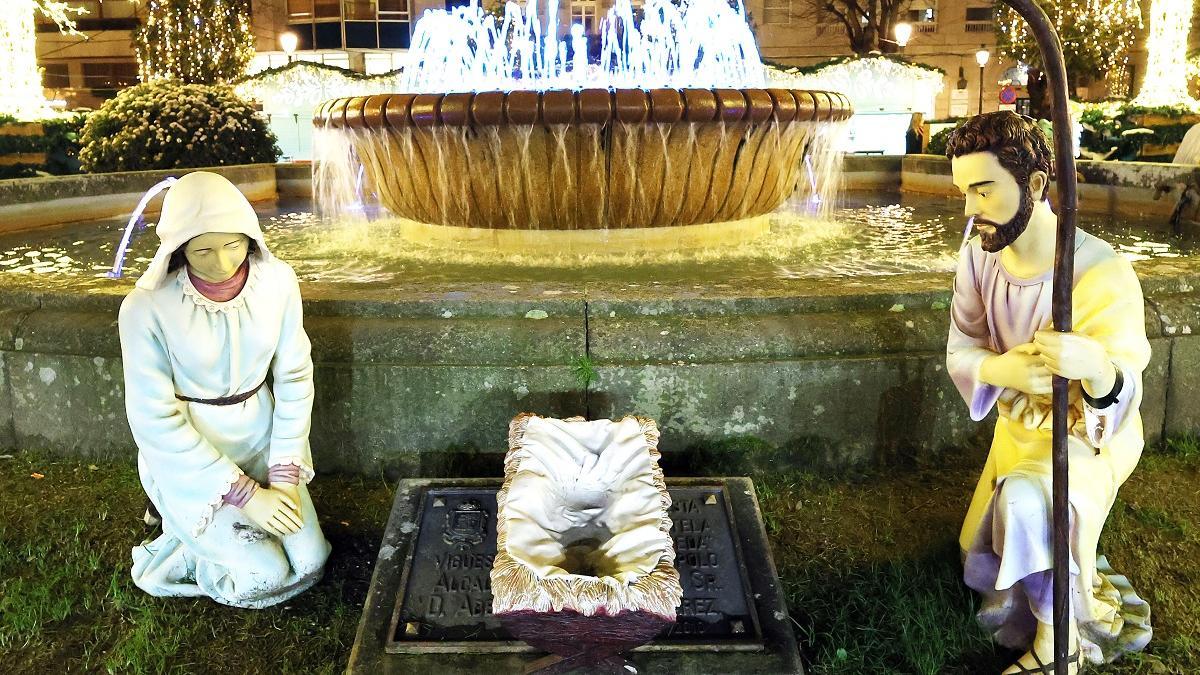 El belén sin el niño Jesús, en la fuente central de la alameda