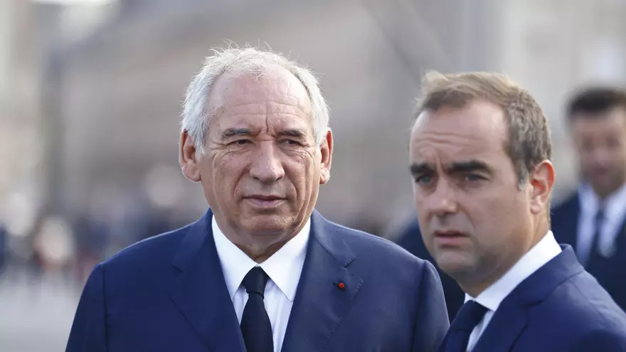 Francia congela pensiones, recorta empleos y suprime días festivos para frenar su "deuda mortal"