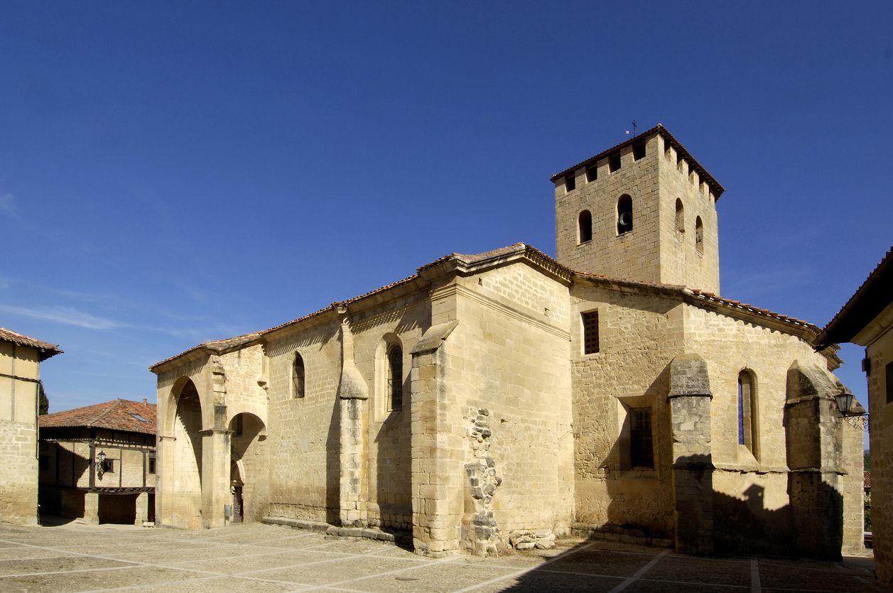 La iglesia fortificada de San Pedro en Santa Gadea del Cid