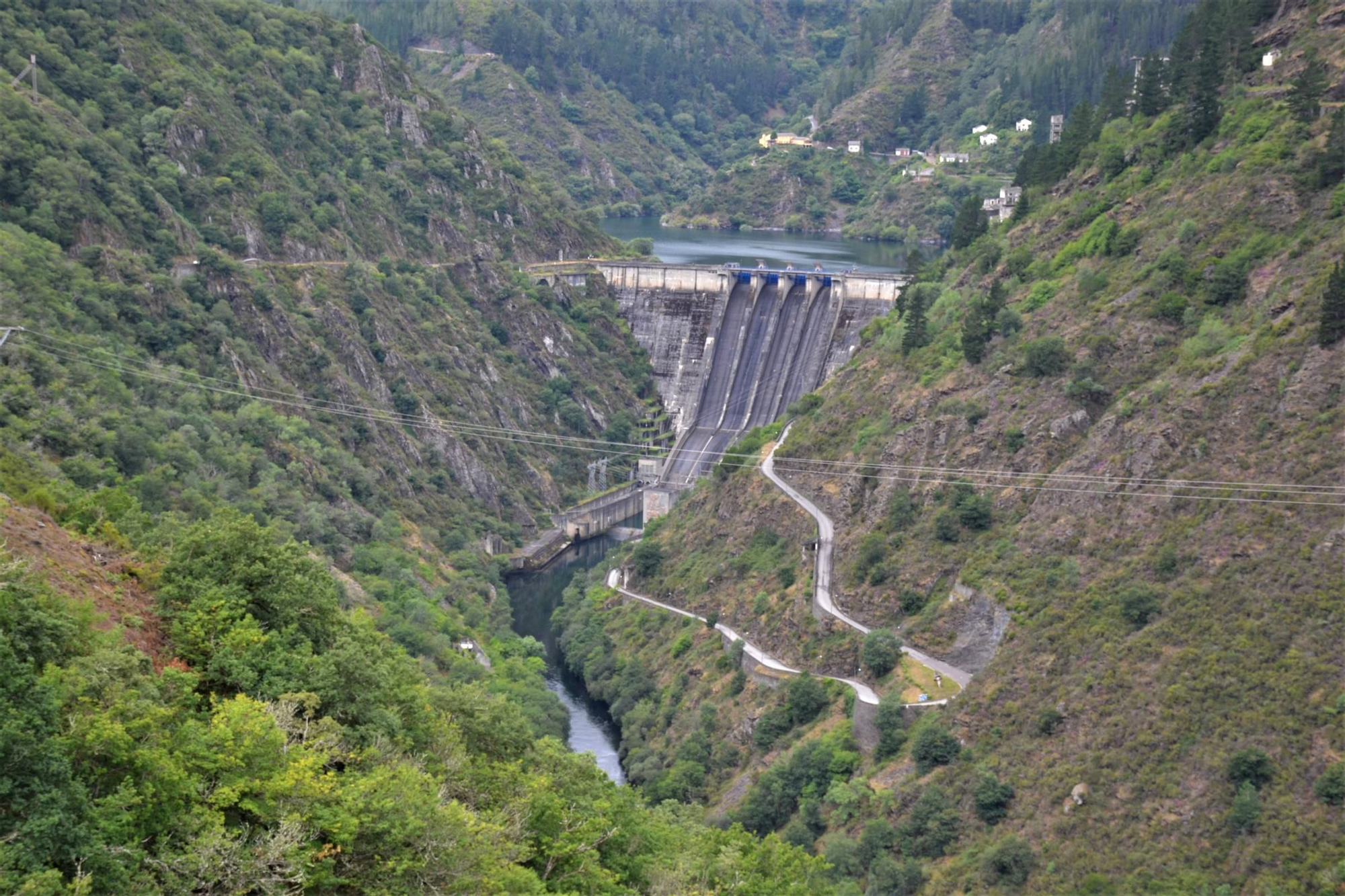 EN IMÁGENES: Dos miradas sobre el gran embalse de Grandas de Salime