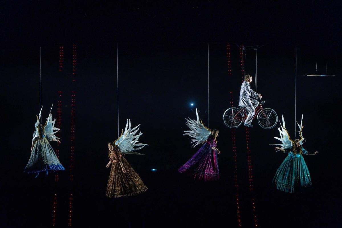 Cirque du Soleil trae Corteo al Palau Sant Jordi