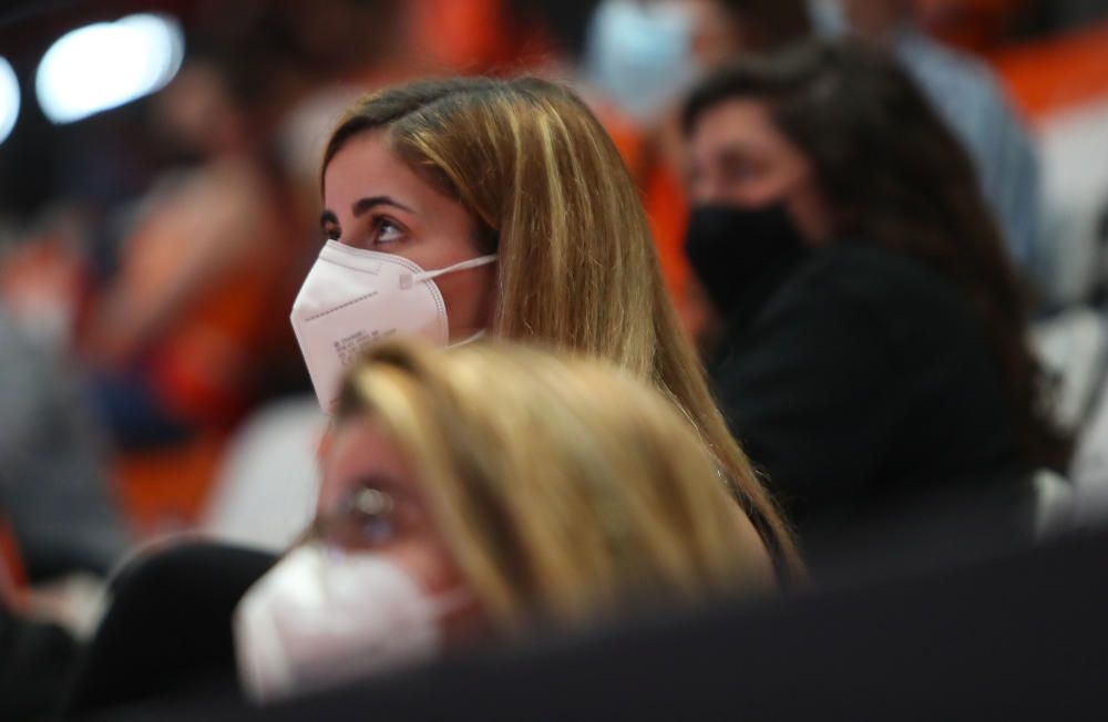 Pantallas gigantes en la Fonteta