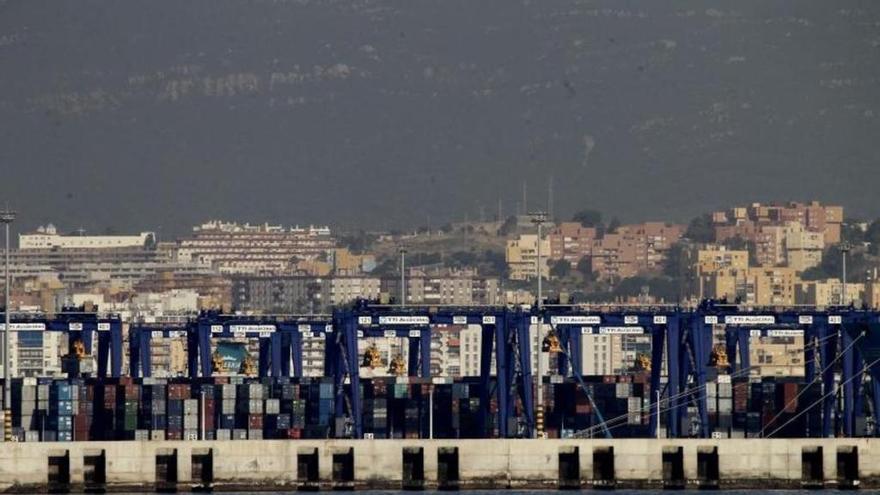 Contenedores en el puerto de Algeciras.