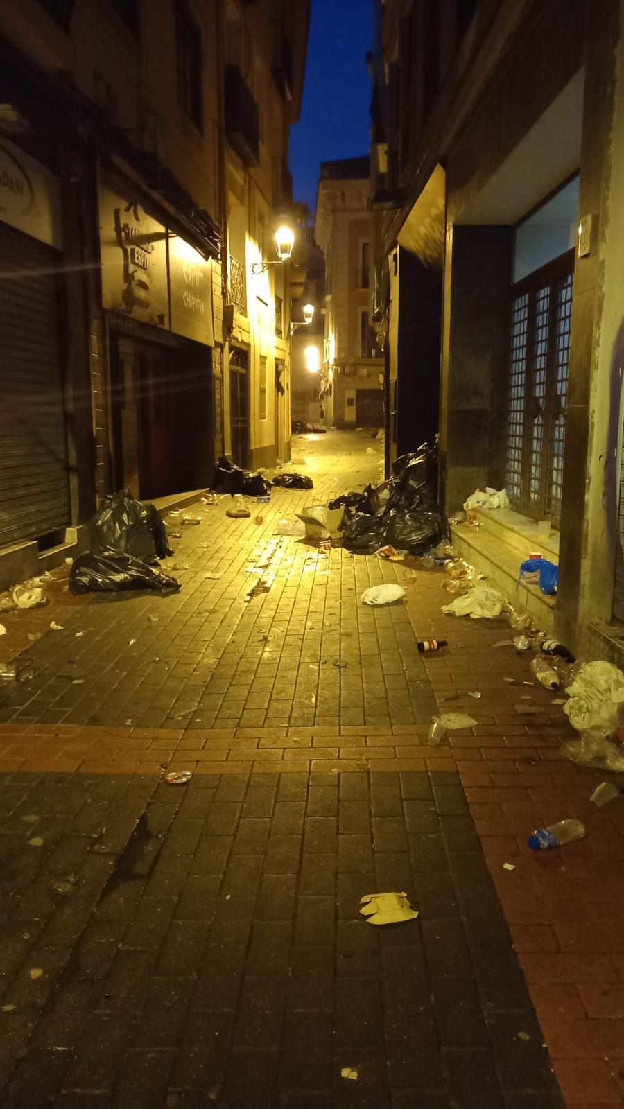 La noche y el día en las calles de Zaragoza