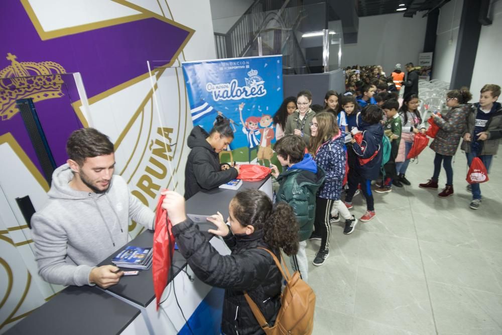 El CEIP Arteixo en Riazor con Valores Branquiazuis