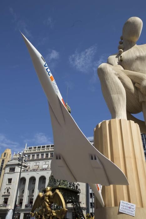 'Fallas en el Mundo', el monumento municipal