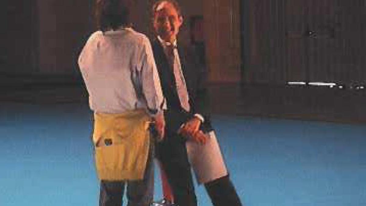 El entonces presidente de la Generalitat, Francisco Camps, junto al director de Orange Market, Álvaro Pérez, durante la grabación de un video electoral.